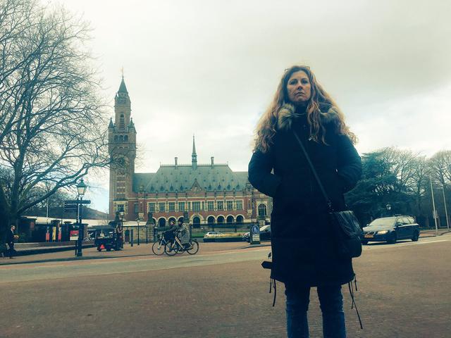 Цей процес - наша єдина надія, - мати одного із загиблих у катастрофі МН17, яка перебуває під Міжнародним судом ООН у Гаазі 01