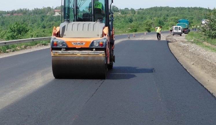 Де в Україні від початку року відремонтували найбільше доріг?