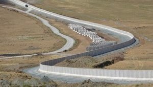 Турция построила уже 43 километра бетонной стены на границе с Ираном