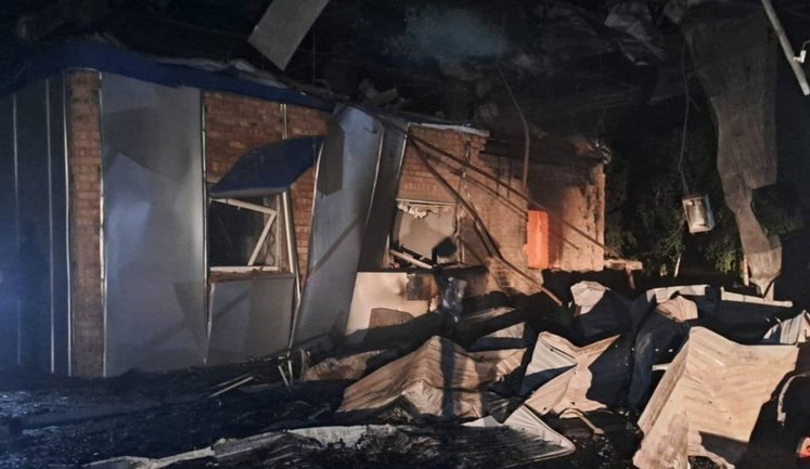 РФ майже 10 разів атакувала Дніпропетровщину дронами: є поранений, пошкоджено АЗС. ФОТО