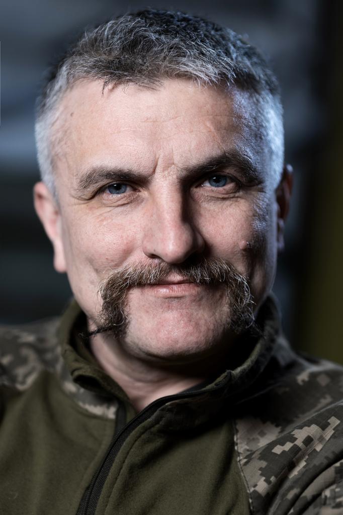 Командир групи інженерного забезпечення 80-ої бригади Руслан Панезьоров: Тікаючи на Харківщині, росіяни підірвали мости в Ізюмі. Перший міст між лівим і правим берегом поставив мій підрозділ 01