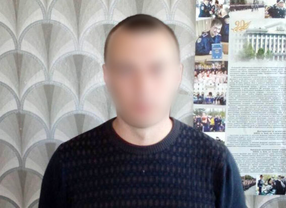 Полицейские на железнодорожном вокзале Волновахи задержали экс-работника исправительной колонии ДНР в Макеевке 01