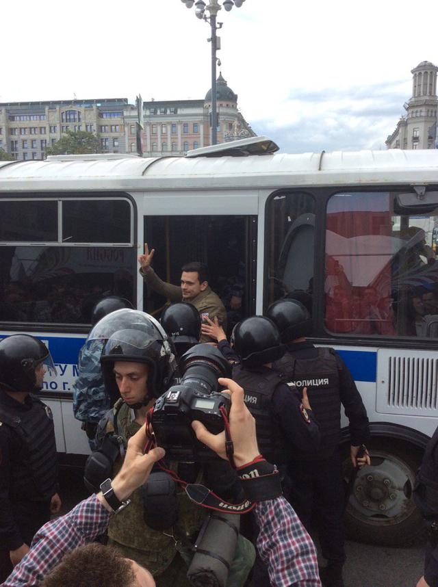 Moscow police brutally dispersed opposition demonstration 32 Moscow police brutally dispersed opposition demonstration 32