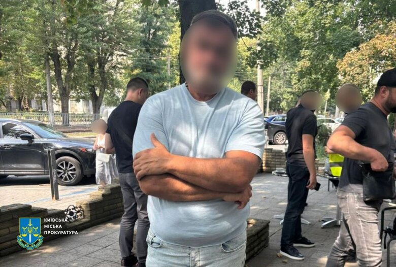 Шахрай обіцяв влаштувати до Офісу Генпрокурора