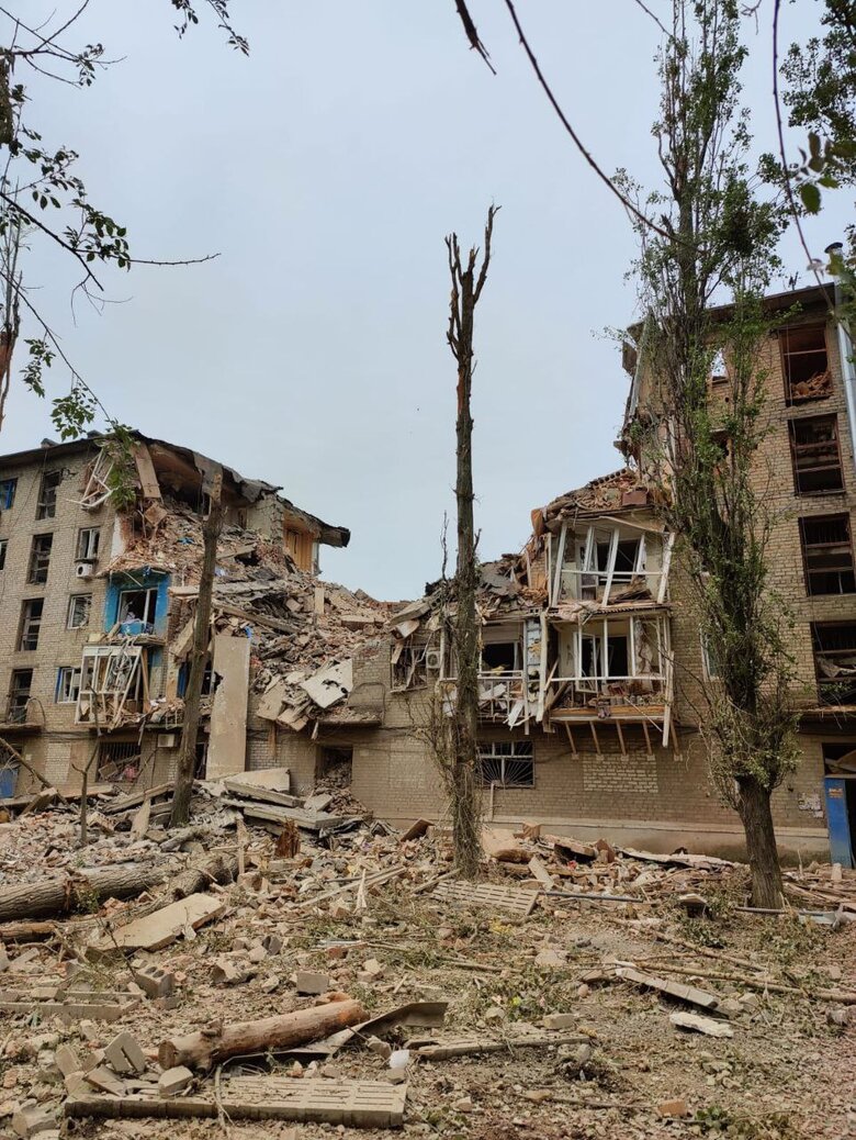 Day in Donetsk region: enemy fires at Vuhledar, Mariinka and Krasnohorivka, FAB-250s were dropped on New York 01