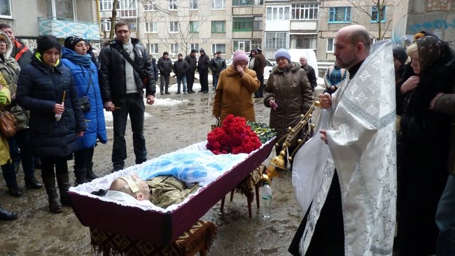 Із загиблим воїном 36-ї ОБрМП Олександром Швецем попрощалися на Кіровоградщині 03