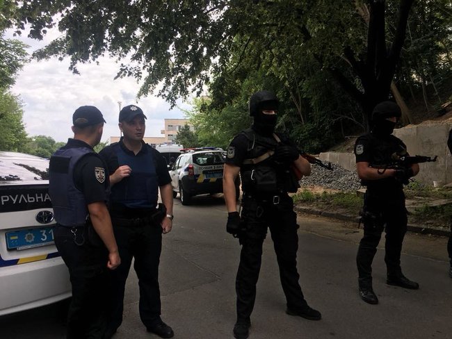 Police hold drills in Kyiv, ask residents to remain calm and be receptive to temporary inconveniences 04