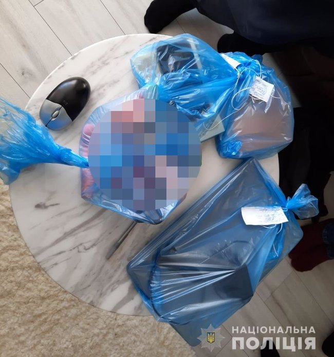 Полиции не понравились интимные фото 27-летней львовянки: отдают под суд за порнографию 01