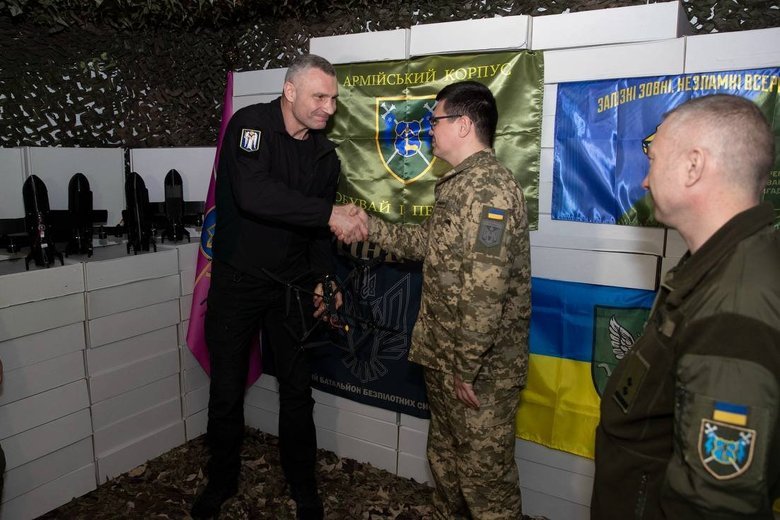 Кличко передал 3000 беспилотников