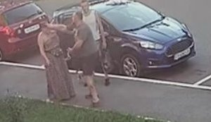 Депутат від партії "УКРОП" Пасальський ударив жінку кулаком через прохання взяти на поводок пітбуля. ВIДЕО