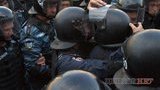 Количество спецназа под Печерским судом неустанно растет: 30 автобусов бойцов