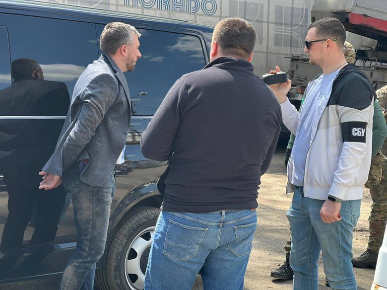 Заступника начальника митного поста Полтава затримано під час одержання хабаря, - прокуратура 02