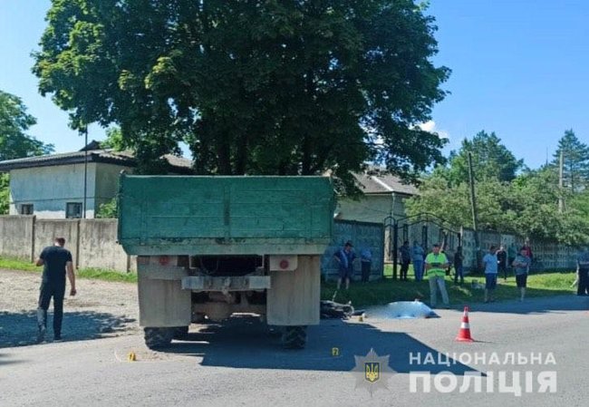 Два человека погибли в ДТП на Прикарпатье: ЗИЛ не пропустил мотоцикл 04 Два человека погибли в ДТП на Прикарпатье: ЗИЛ не пропустил мотоцикл 04