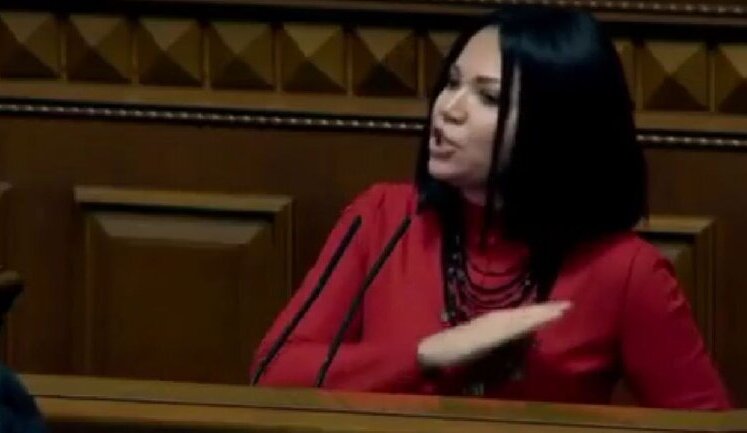 "Что это за херня? - Херня здесь в зале сидит": нардепы Сюмар (ЕС) и "слуга народа" Камельчук поссорились из-за телемарафона. ВИДЕО
