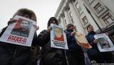 Под Офисом президента протестовали против включения в списки на обмен подозреваемых в совершении теракта в Харькове. ФОТОрепортаж