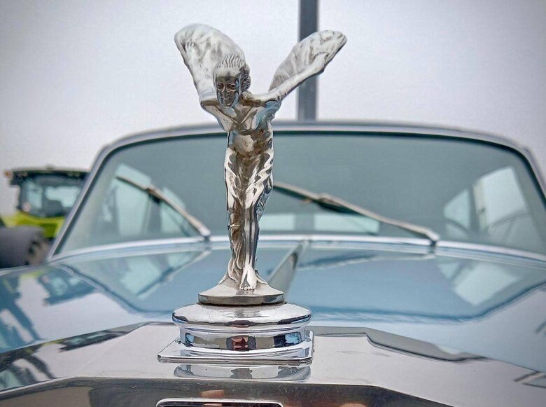В Україну намагалися незаконно ввезти елітний Rolls Royce 1976 року випуску