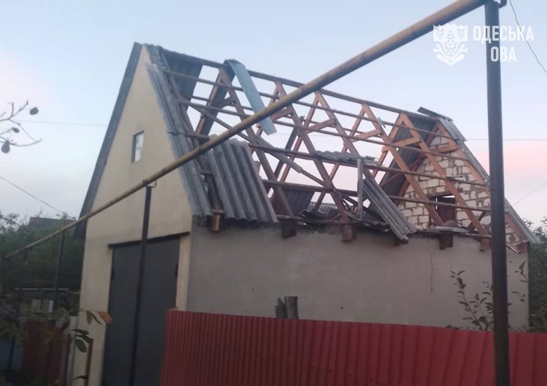 Четверо людей постраждали внаслідок російських атак по цивільній інфраструктурі Одещини.