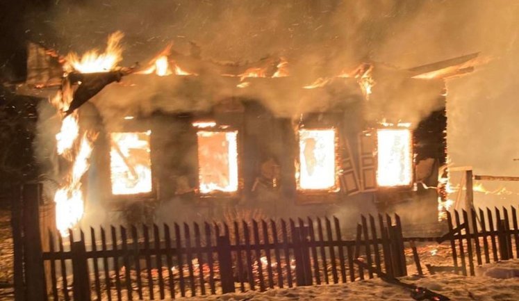 Росіяни вдарили по Чернігівщині: атаковано транспортну інфраструктуру та будинки, четверо постраждалих. ФОТОрепортаж (оновлено)