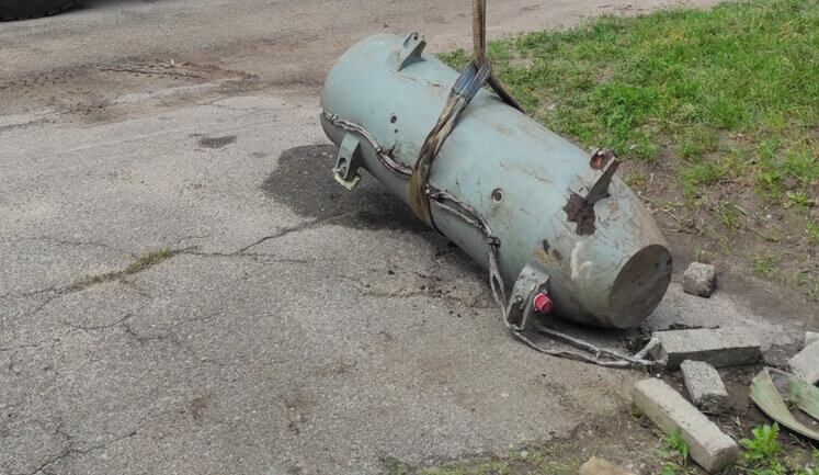 Бойову частину ракети X-101 виявили на подвір’ї будинку в Київській області, - ДСНС. ФОТО