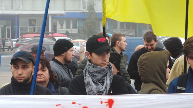 Акція Ні капітуляції! відбувається під Київською ОДА 09