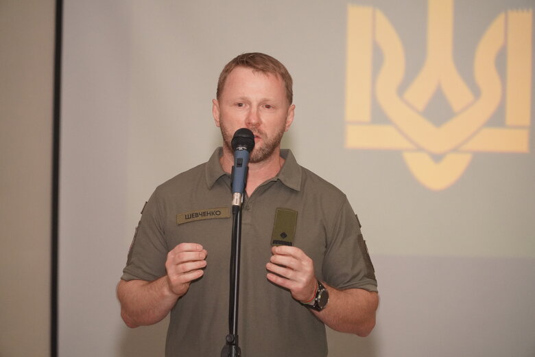 Военная разведка показала военным атташе фильм об освобождении острова Змеиный 05