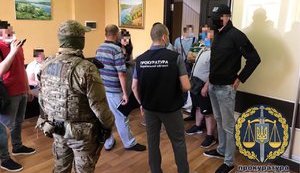 Розтрата державного майна: на заводі "Електроважмаш" проводяться обшуки, керівництву повідомлено про підозру, - Фільчаков. ФОТОрепортаж