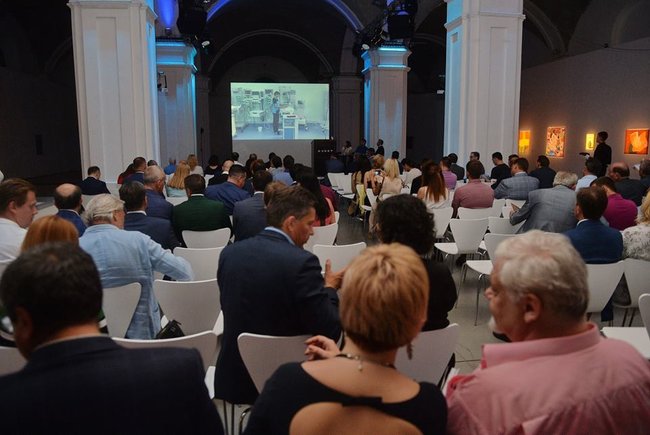 Lozhkin Foundation has held the fourth charity auction for the Illia Yemets Center 03