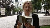 Герман открыла канал и читает свои произведения: "Перший гість був старшим - низеньким, присадкуватим паном з кривими ногами...". ВИДЕО.