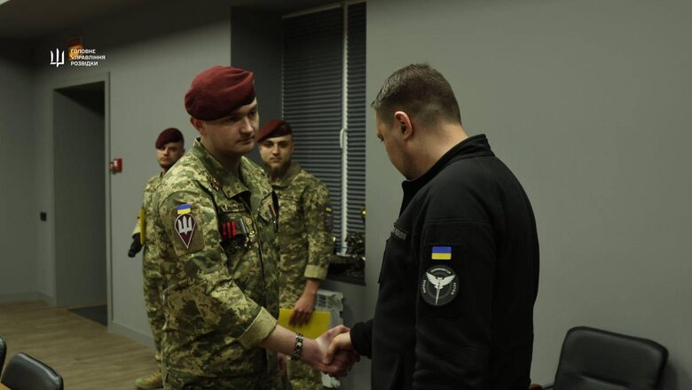 Budanov awarded paratroopers with weapons