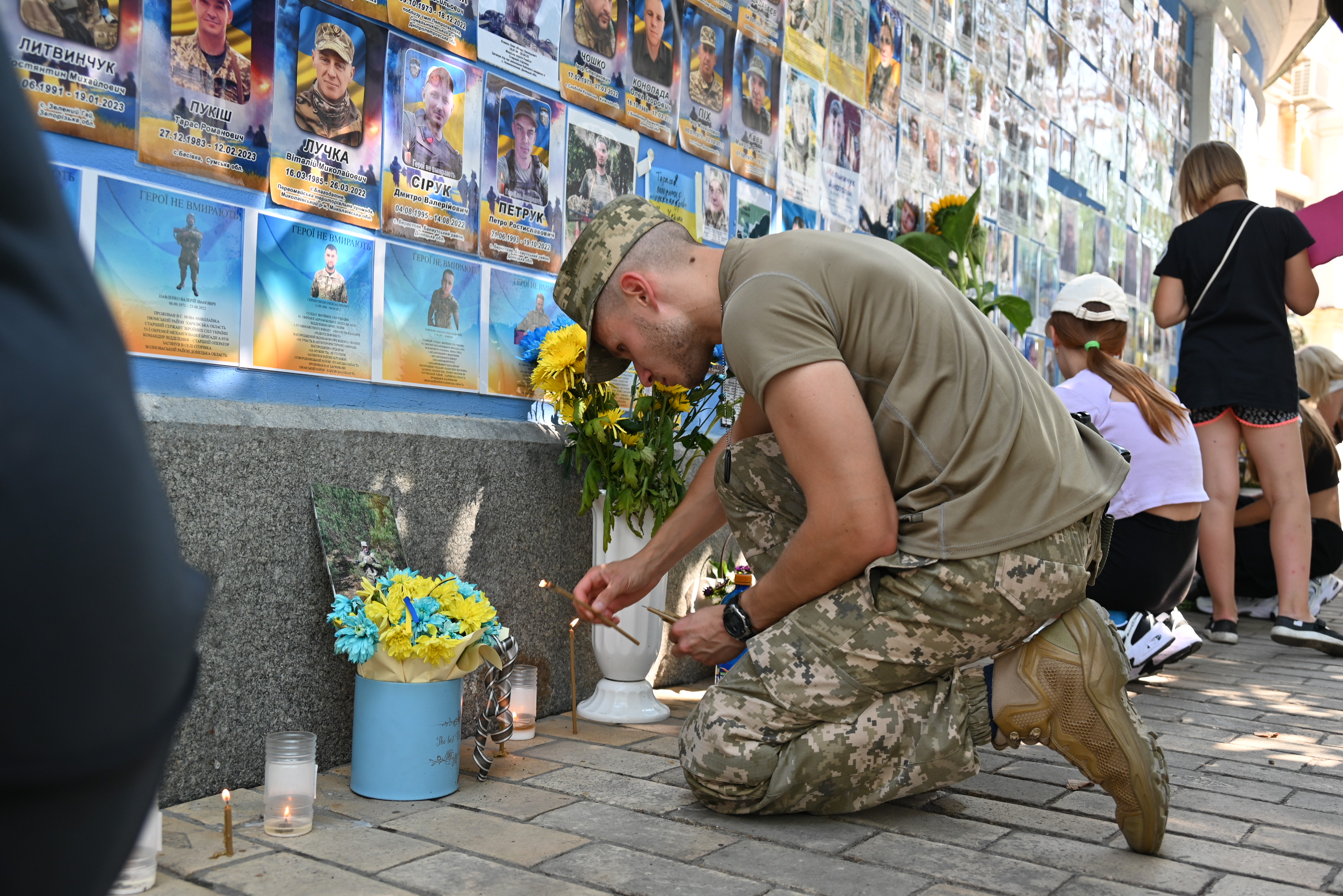 День памяти защитников: В Киеве почтили память павших защитников Украины.  ВИДЕО+ФОТОрепортаж | Цензор.НЕТ