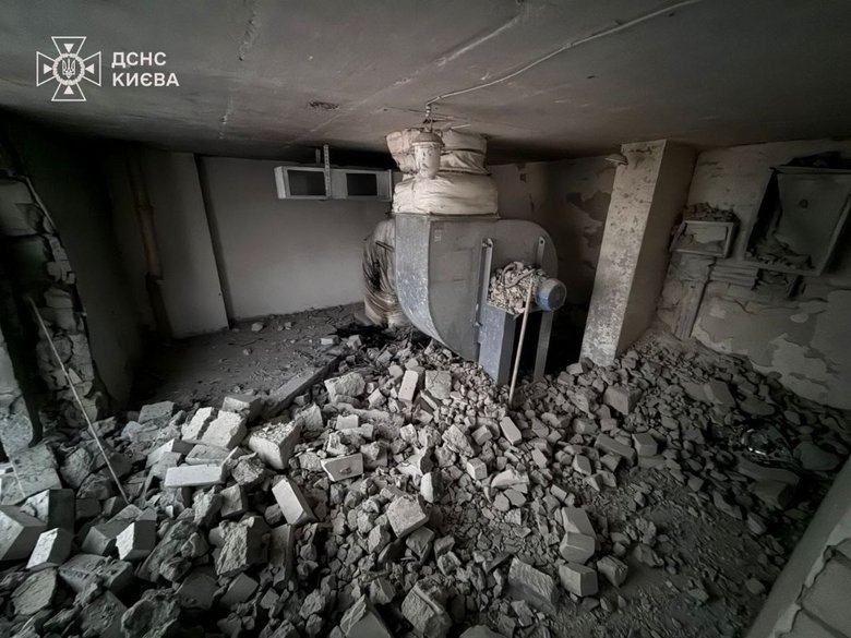 Атака БпЛА на Київ: уламки впали на будинок в Солом'янському районі