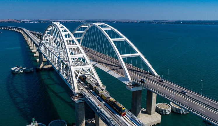 Нідерланди оштрафували компанію за допомогу в будівництві Кримського мосту
