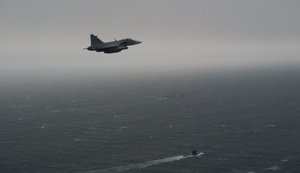 Шведские истребители обнаружили и сопровождали российскую подводную лодку в проливе Каттегат. ФОТО