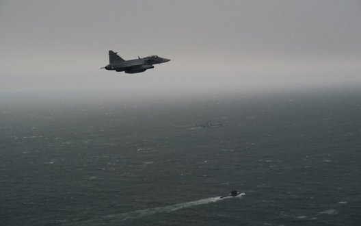 Шведські винищувачі виявили та супроводжували російський підводний човен у протоці Каттегат. ФОТО