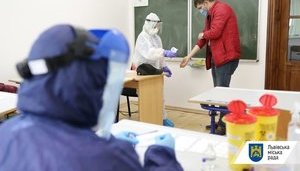 Кількість заражених COVID-19 у Львівській області зросла на 12 - до 136
