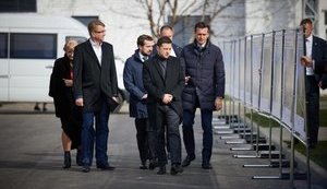 Как президенту Зеленскому вернуть упавший рейтинг, не прибегая к убийству Лысого?