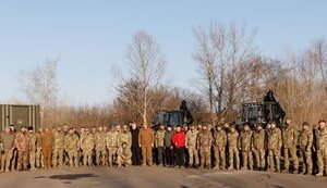 Порошенко привіз допомогу на Покровський напрямок