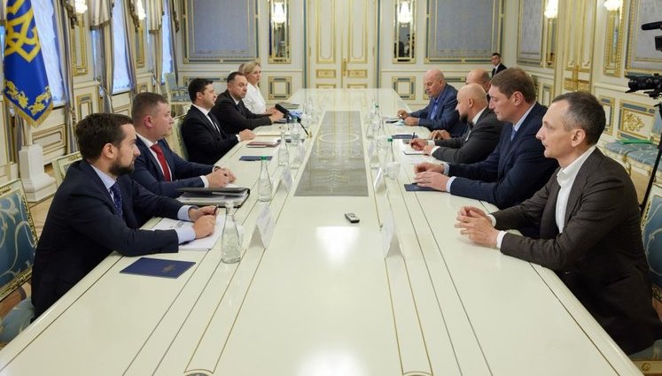 Зеленський обговорив з президентом ФІБА проведення Євробаскету-2025 в Україні