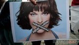 "Мы украинцы, а не хохлы": к Азарову пришли с требованием вернуть украинский дубляж. ФОТОрепортаж