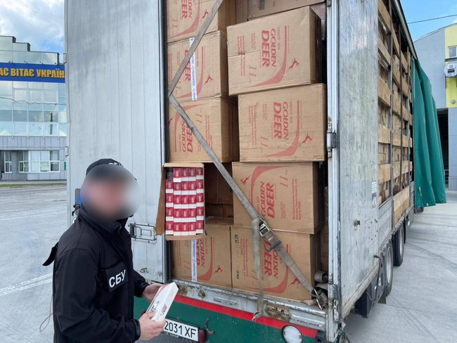 В Україну намагалися ввезли контрабандних сигарет на $160 тис, партію вилучено 01