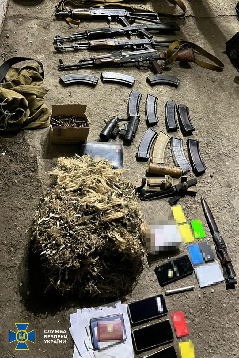  Captured weapons traffickers detained