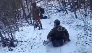 Прокатился с ветерком: полет тела оккупанта после спуска на санках в минное поле. ВИДЕО