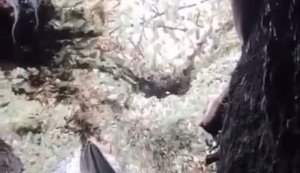 Рашист снял на видео последние секунды перед ударом украинского дрона по блиндажу: "Пытается сюда. Все, п#зда"