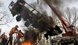 Финал киргизской революции: в Бишкеке убирают улицы и хоронят погибших. ФОТОрепортаж.