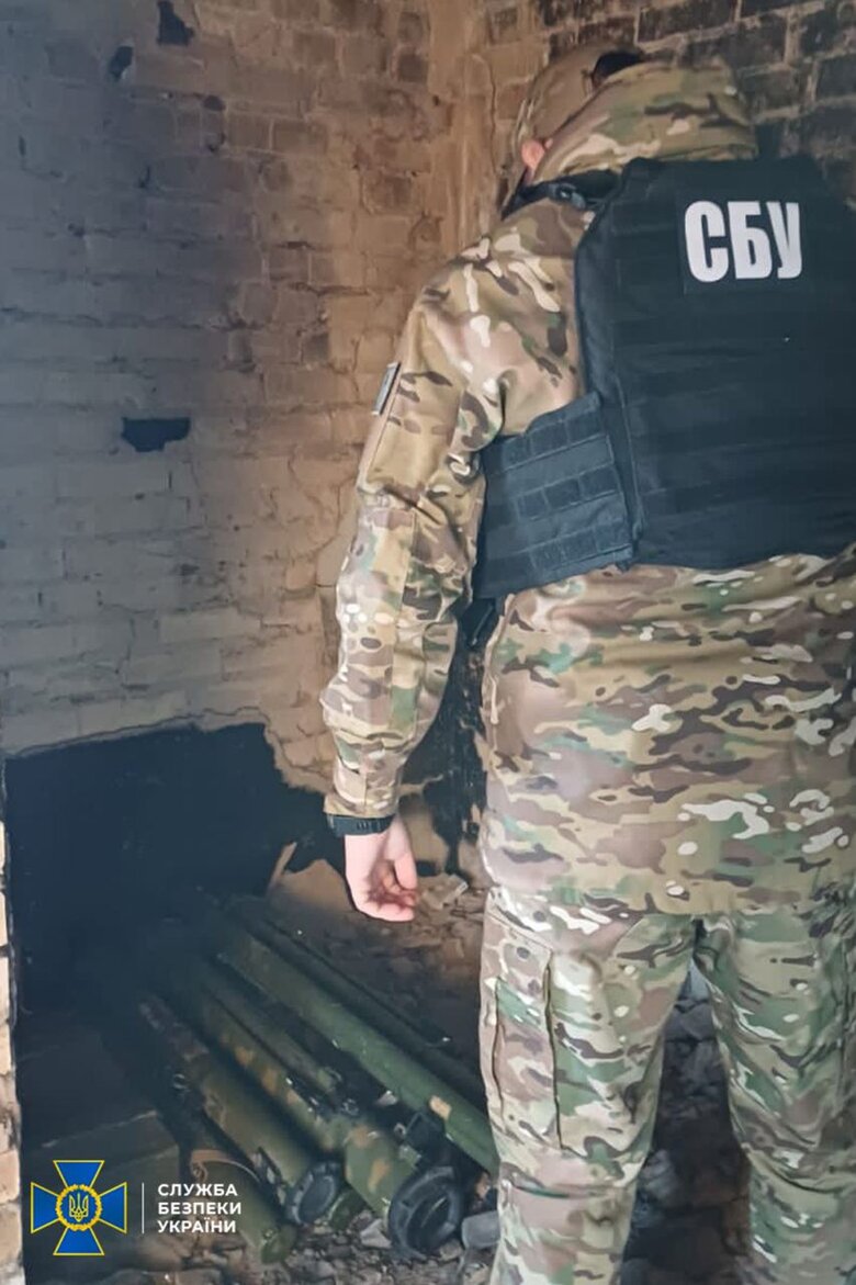 СБУ виявила 3 схрони з російською зброєю