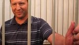 Журналистам с боем пришлось прорываться в здание Печерского суда, где рассматривается дело Макаренко