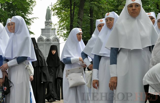 Онуфрій, Новинський, Бойко і віряни: як УПЦ МП хресну ходу проводили 31
