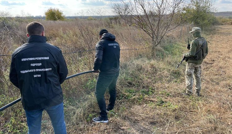 Нелегальний спиртопровід протяжністю понад 2 км виявили на кордоні з Молдовою. ВІДЕО+ФОТОрепортаж