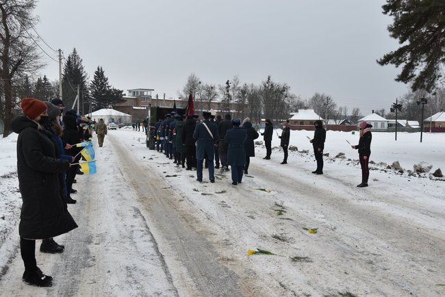 На Сумщине простились с погибшим в результате пожара в блиндаже воином 58-й ОМПБр Михаилом Капраном 04
