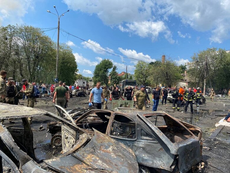 Кількість жертв обстрілу Вінниці російськими окупантами зросла до 21, - ДСНС 03